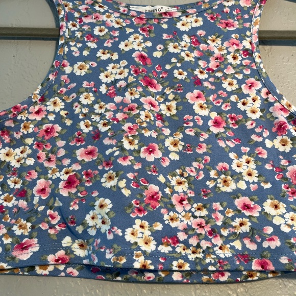 Timing Blue and White Fitted Crop Tank Top Floral Print SZ S Mini Cut Out - Picture 2 of 11